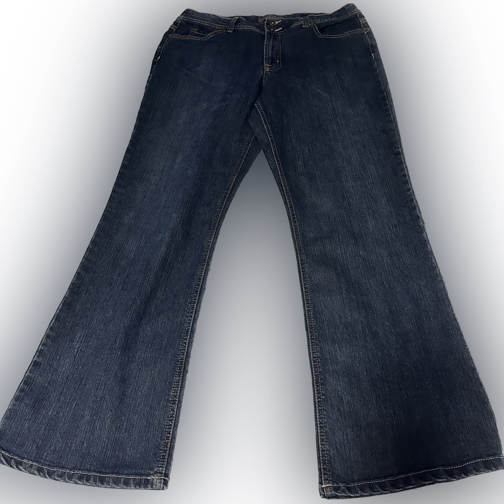 EUC - Nine West boot cut jeans 31” inseam sz 16